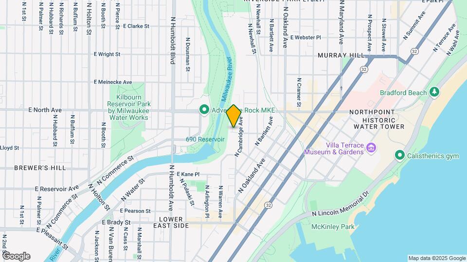 2075 N Cambridge Ave Map and Location Details