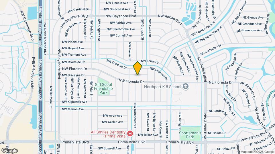 452 NW Riverside Dr Map and Location Details