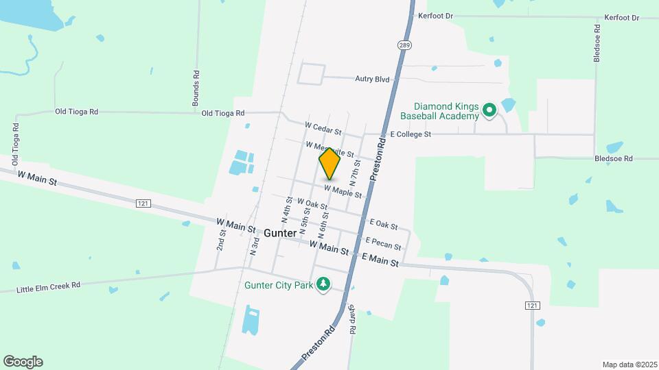 208 W Maple St Map and Location Details