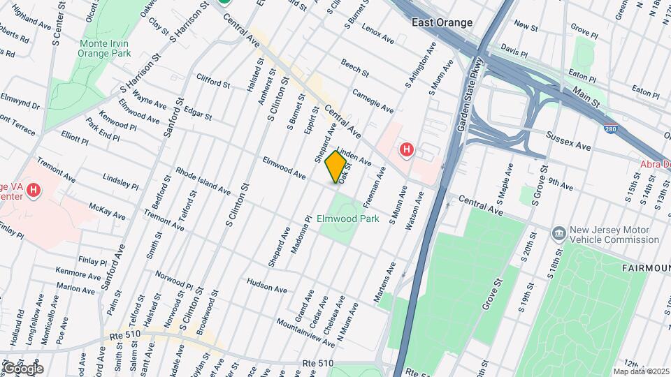 67 Oak St Map and Location Details