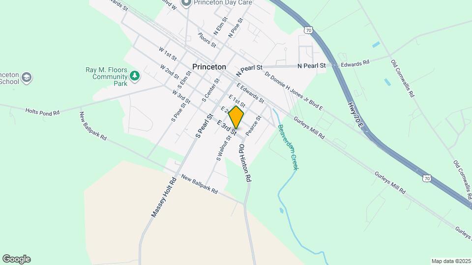 411 E 3rd St Mapa y Detalles de la Ubicación