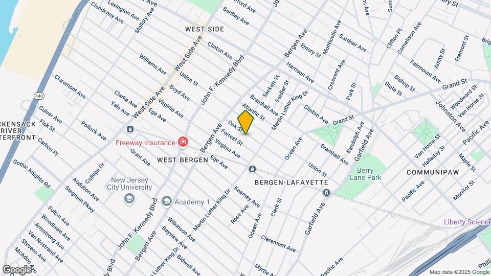 77 Oak St, Unit 3 Map and Location Details