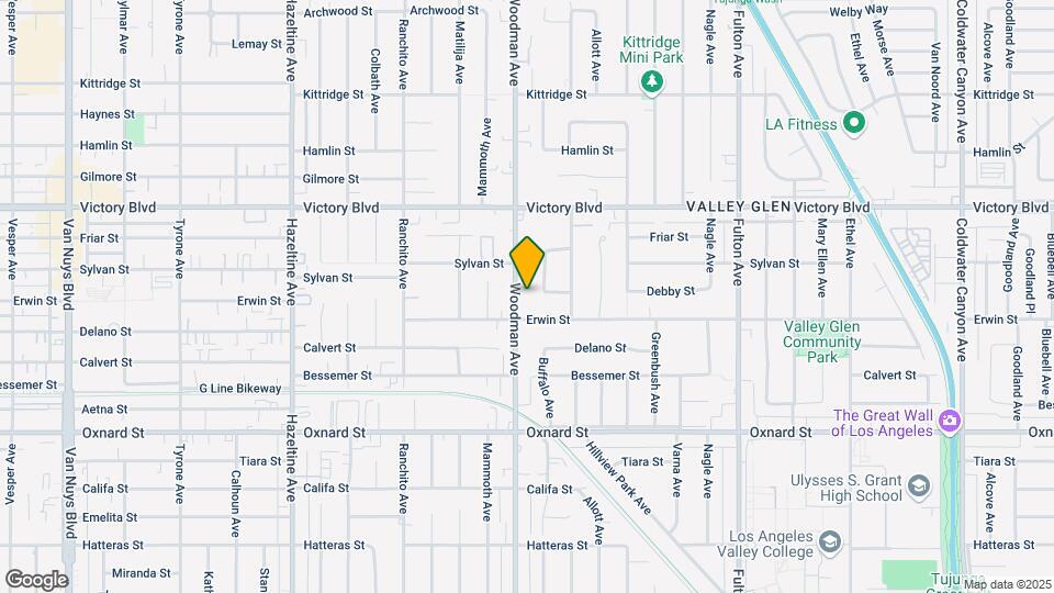 6222 Woodman Ave Map and Location Details