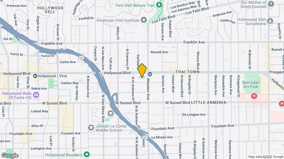 5525 Carlton Way Mapa y Detalles de la Ubicación