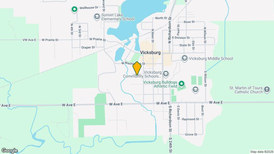 215 W Maple St Map and Location Details