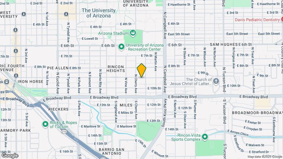 1624 E 9th St Map and Location Details