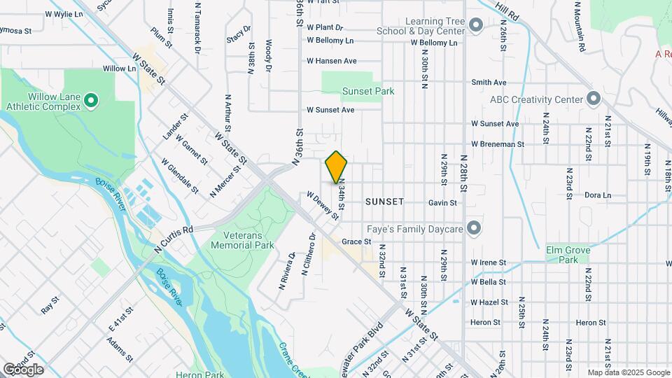 2121 N 34th St Map and Location Details
