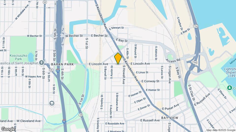 335 E Lincoln Ave, Unit UPPER Map and Location Details