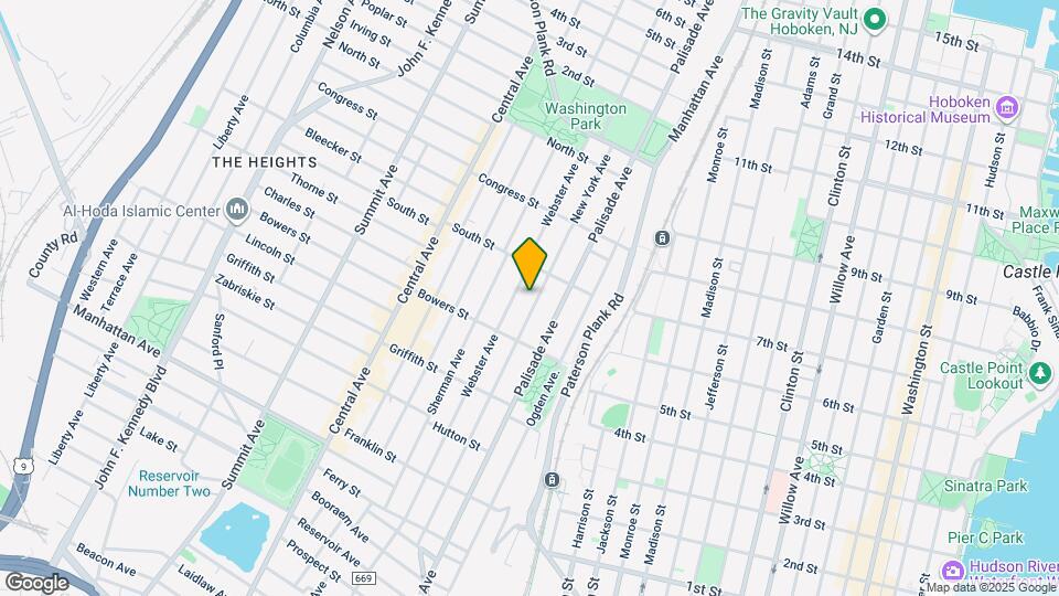 321 New York Ave Map and Location Details