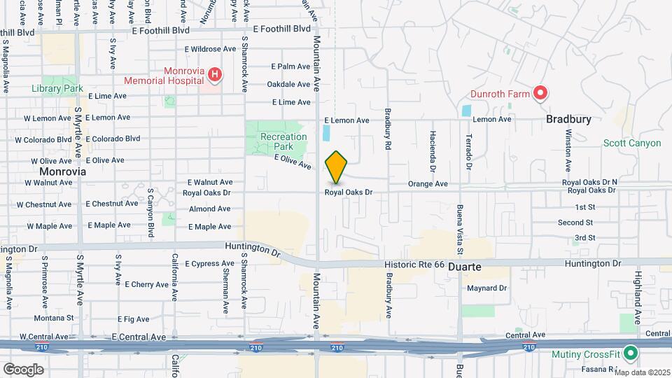 923 Royal Oaks Dr Map and Location Details