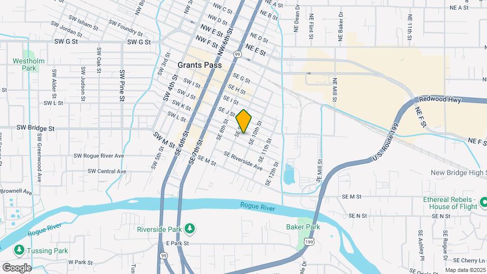 411 SE K St Map and Location Details