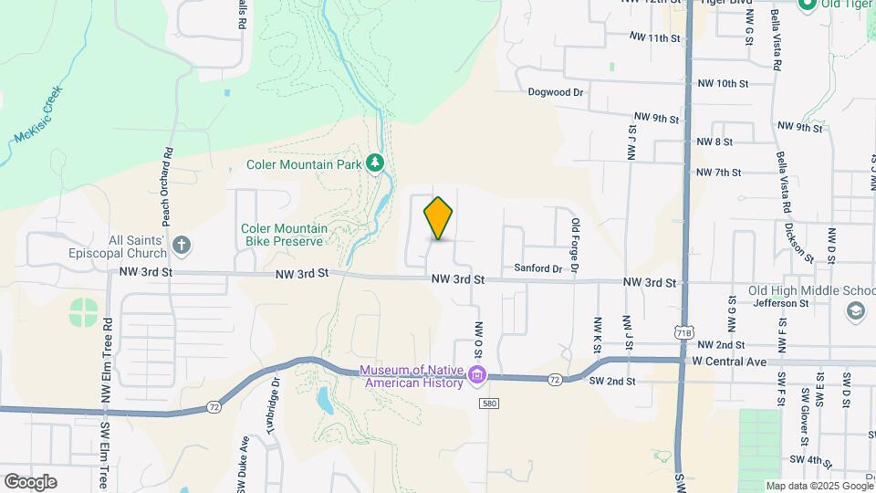 308 NW Saddlebrook Dr Map and Location Details