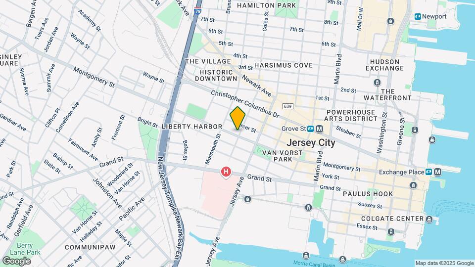 305 Varick St Map and Location Details