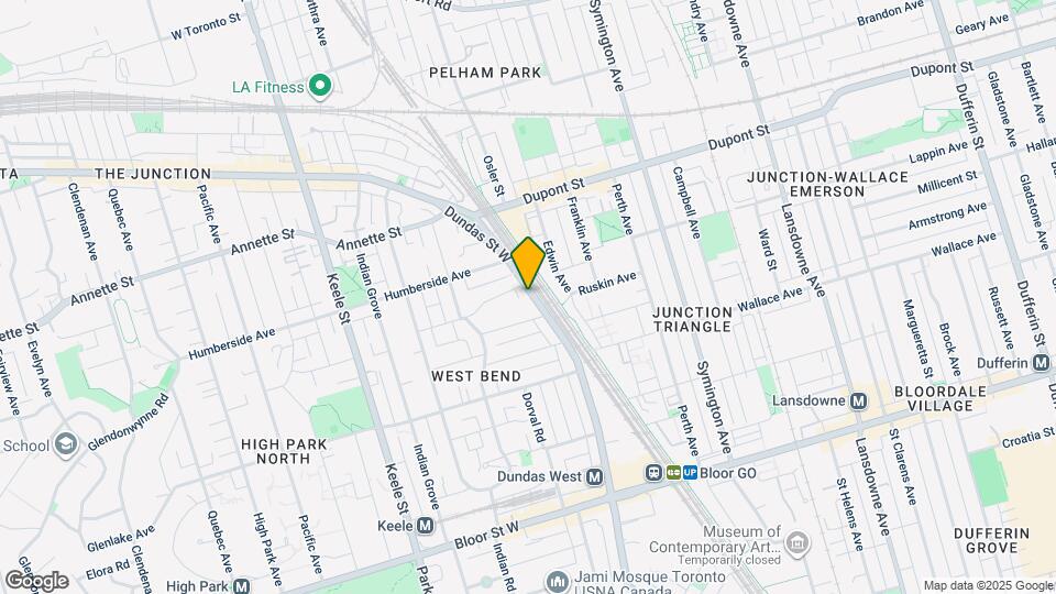 2555 Dundas St W Map and Location Details
