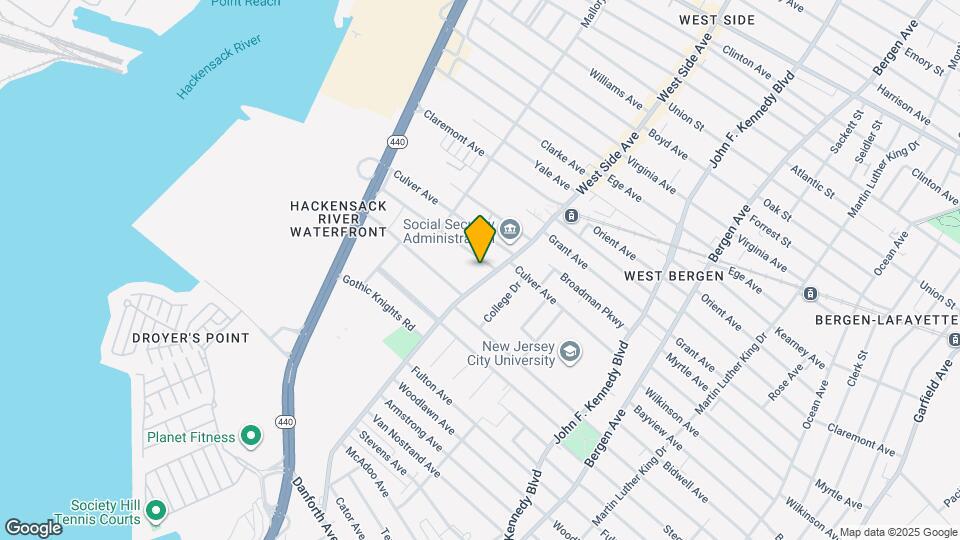 301 West Side Avenue Mapa y Detalles de la Ubicación