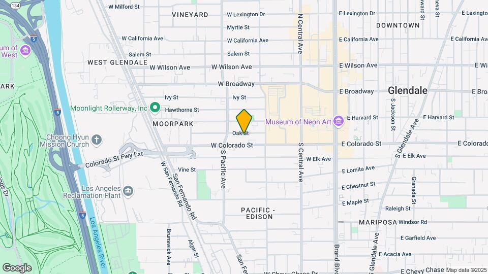 460 Oak St Map and Location Details