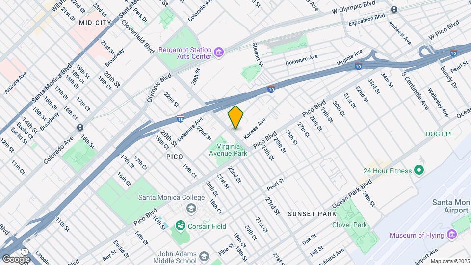 2021 Cloverfield Blvd Mapa y Detalles de la Ubicación