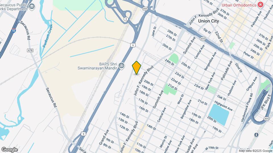 1916 Grand Ave Map and Location Details