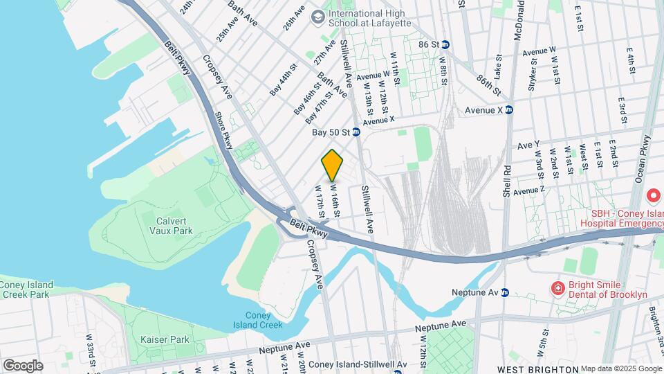 16 W 16th St Map and Location Details