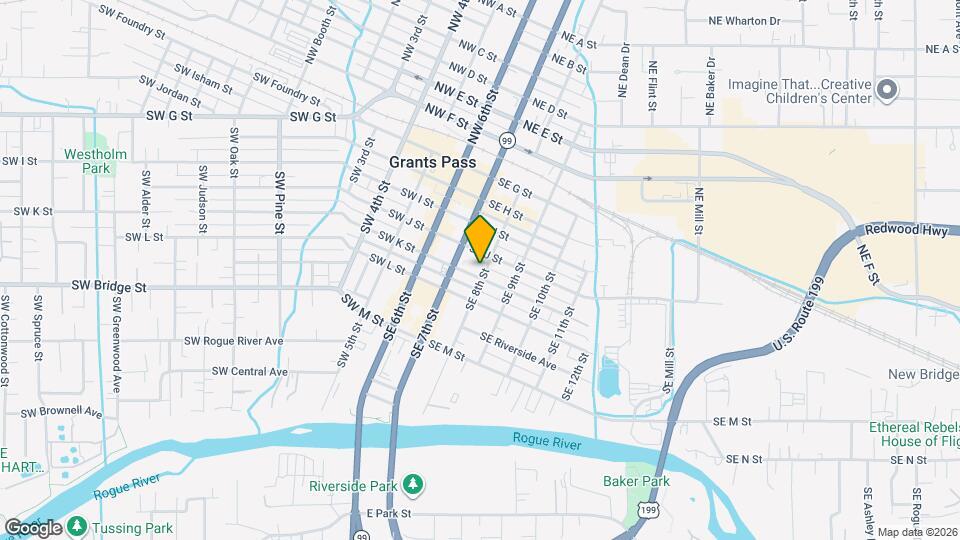 590 SE 8th St Map and Location Details