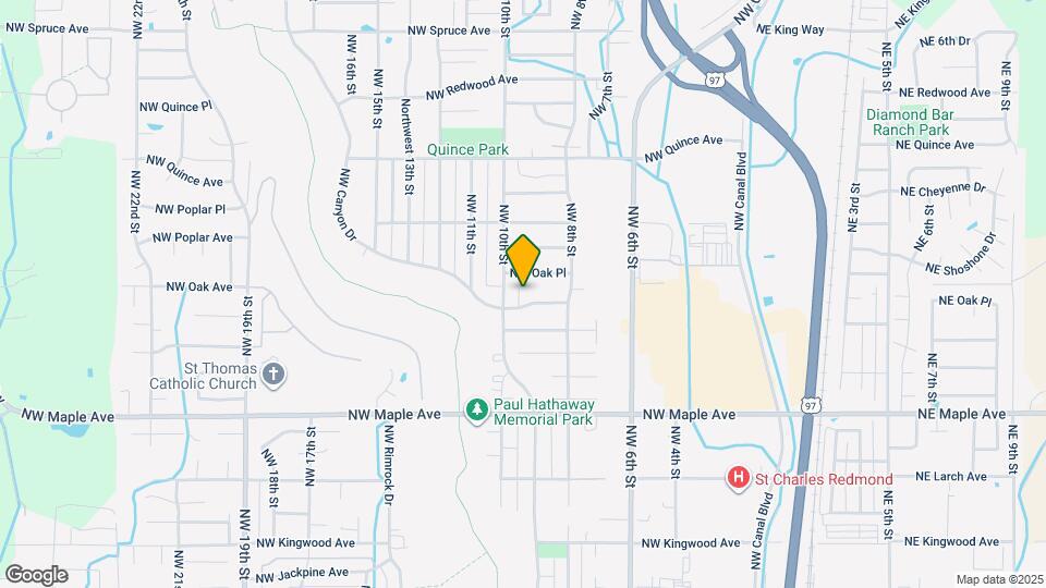 957 NW Oak Ave Map and Location Details