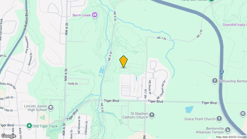 814 NE Hts Ln Map and Location Details