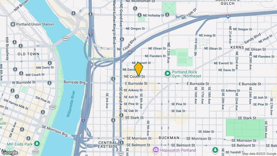 722 NE Couch St Map and Location Details