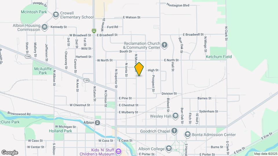 816 N Monroe St Map and Location Details