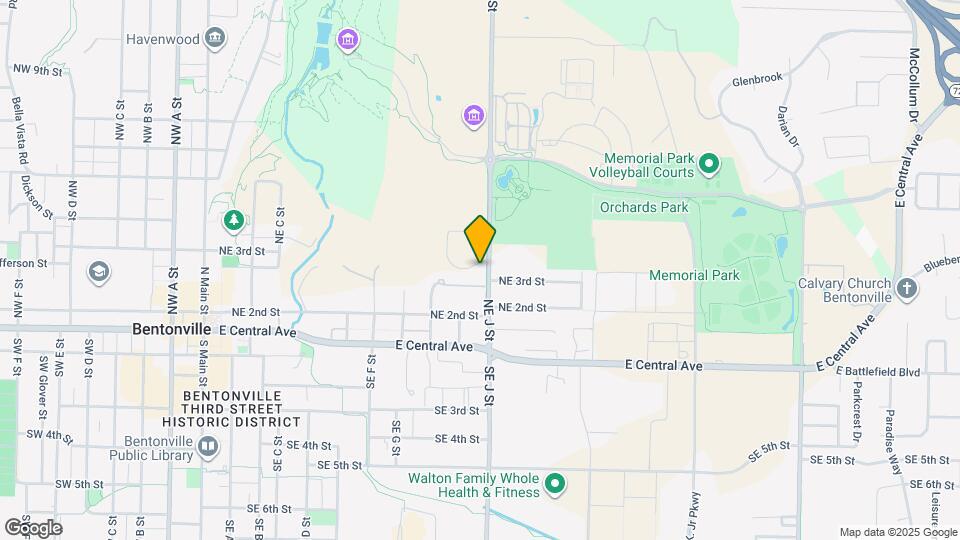 305 NE B St Map and Location Details