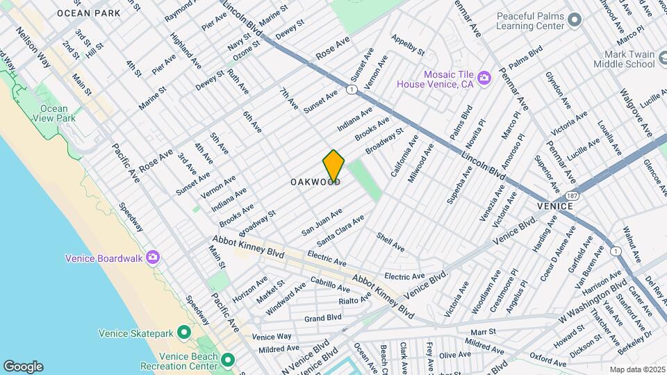 655 Westminster Ave Map and Location Details