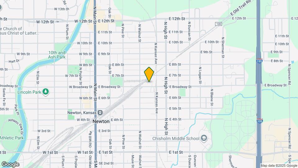 422 E Broadway St Map and Location Details