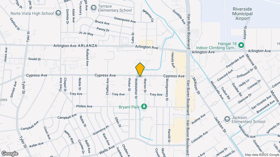 8132-8146 Cypress Ave Mapa y Detalles de la Ubicación