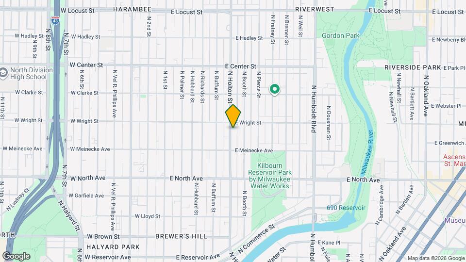 2454 N Holton St Mapa y Detalles de la Ubicación