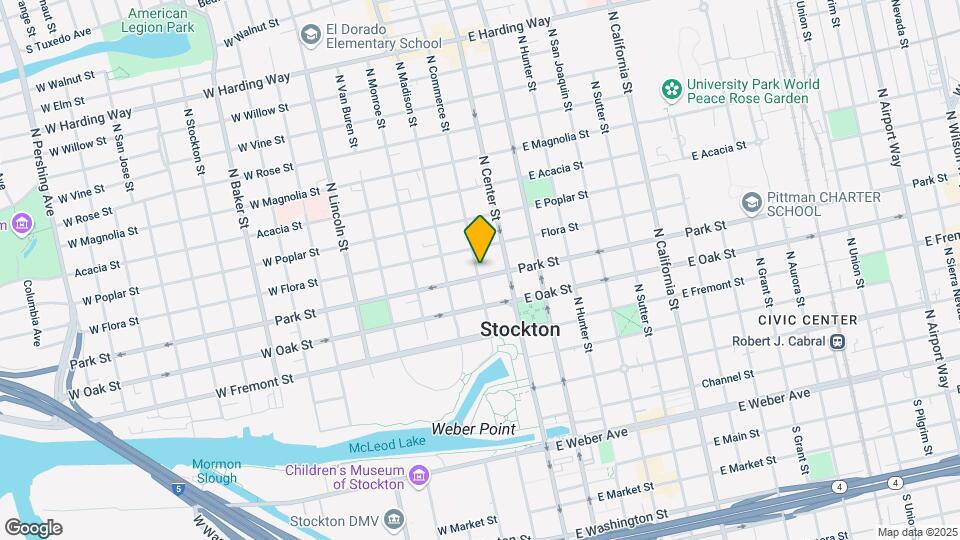 712 N Commerce St Map and Location Details