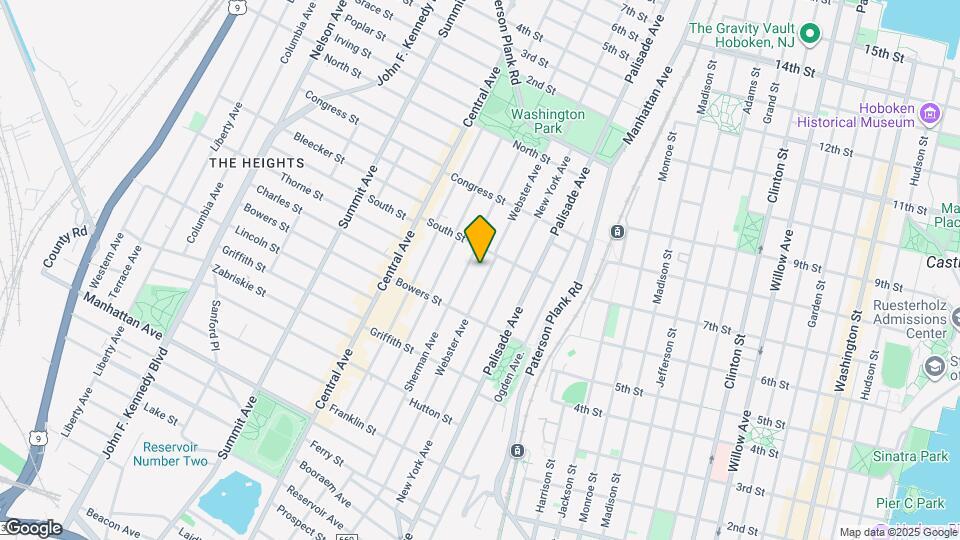 265 Webster Ave Map and Location Details