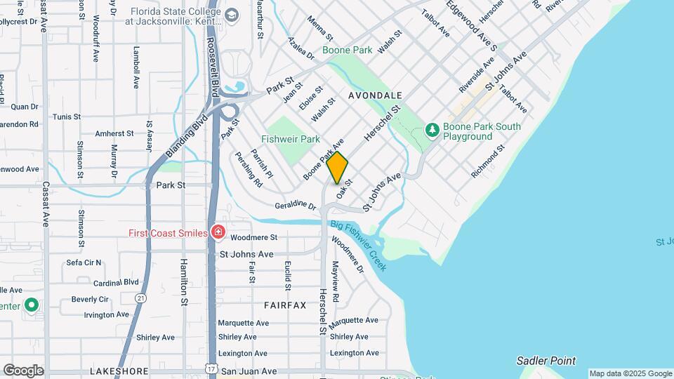 3945 Oak St Map and Location Details