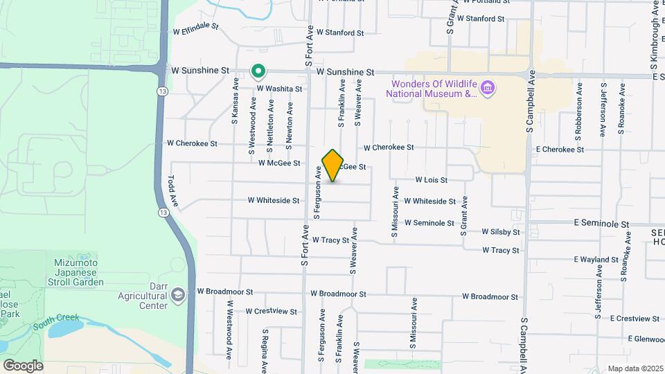 1140 W Lindberg St Map and Location Details