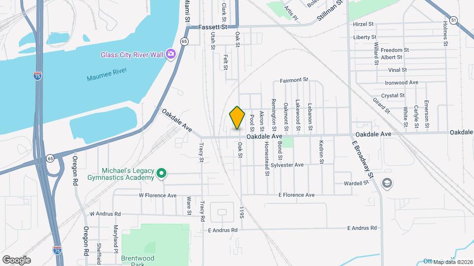 1554 Oak St Map and Location Details