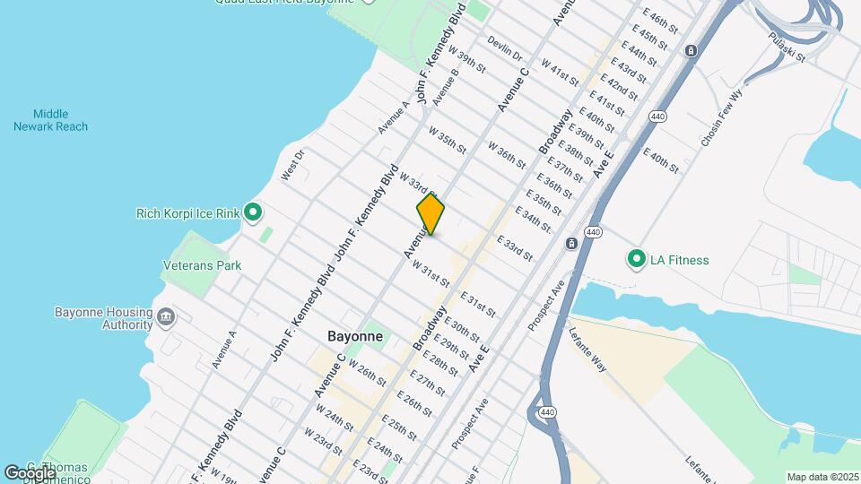 48 W 32ND St Map and Location Details