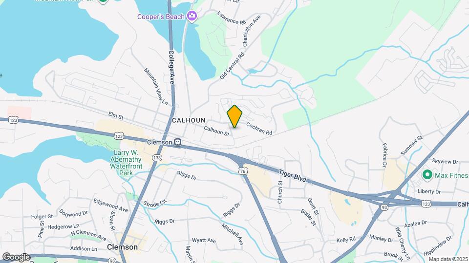 45 Elm St Map and Location Details