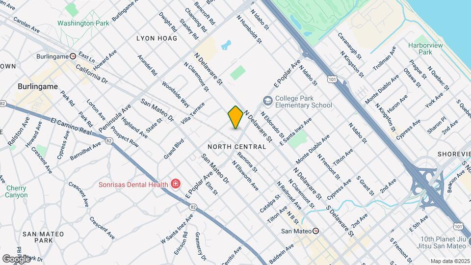 415 N Claremont St Map and Location Details