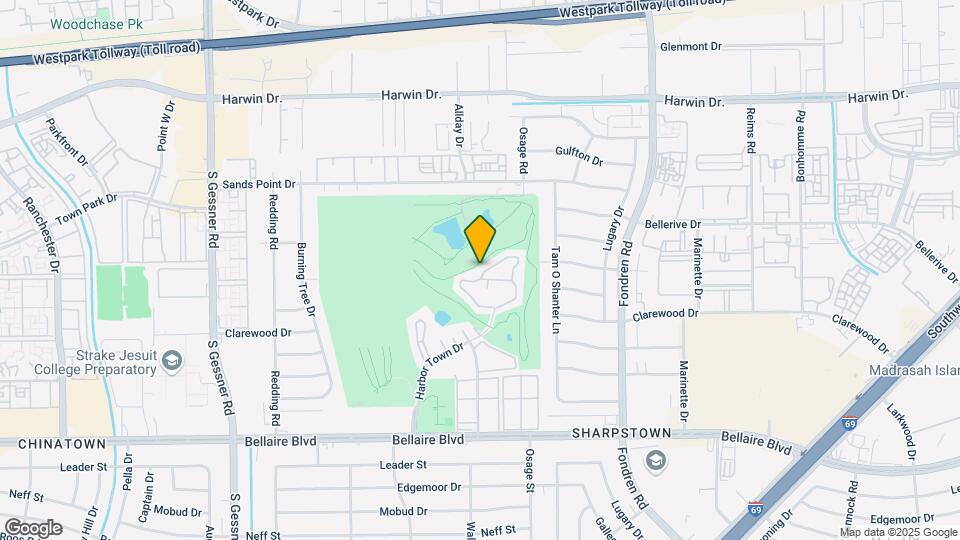 8266 Golf Green Cir Map and Location Details