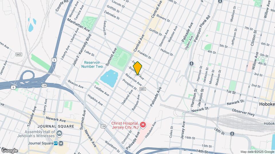 42 Lineau Pl Map and Location Details