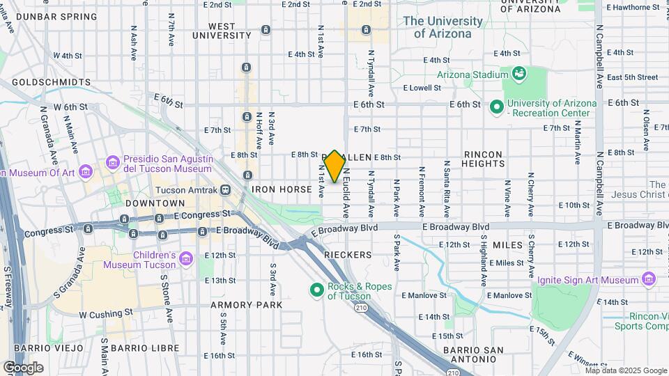 726 E 9th St Map and Location Details