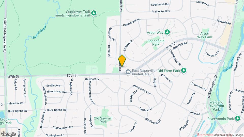 371 Larchmont Ct Map and Location Details