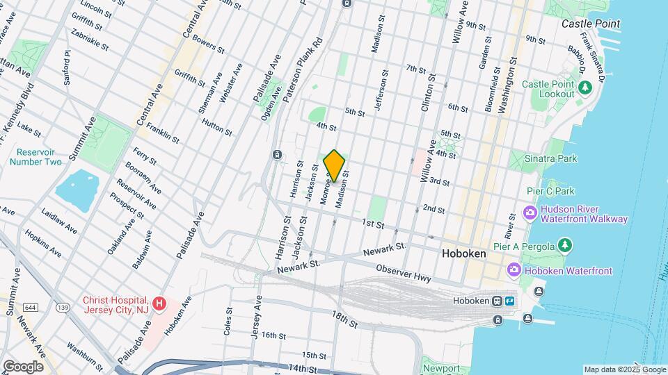 557 2nd St Mapa y Detalles de la Ubicación