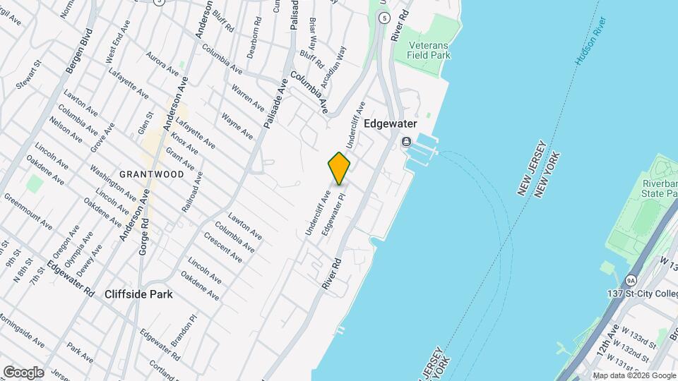 82 Edgewater Pl Map and Location Details