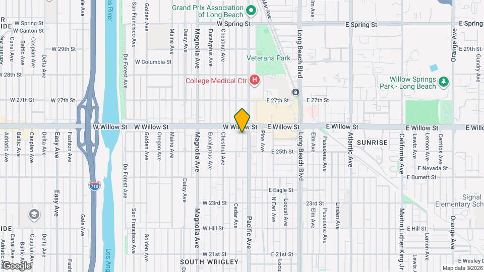 2560-2562 Cedar Ave Map and Location Details
