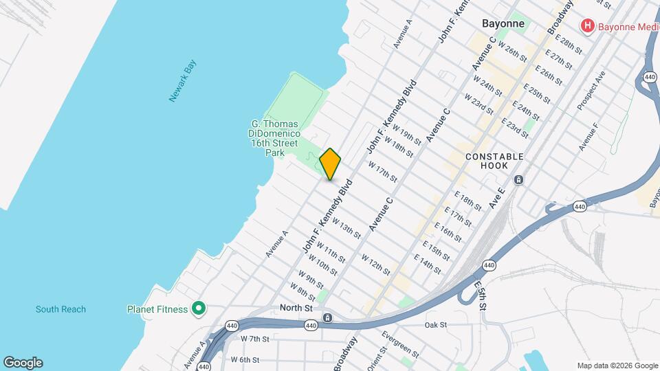 124 W 15th St Map and Location Details