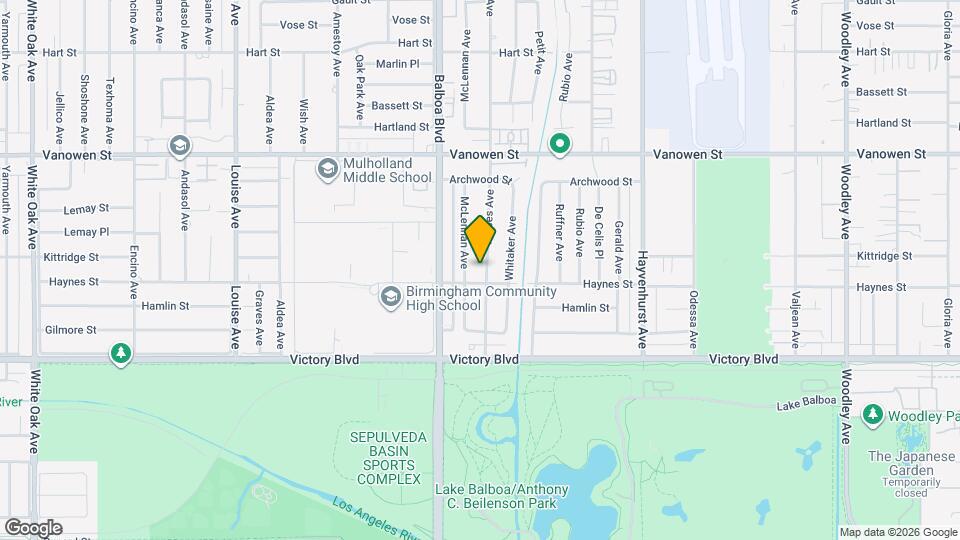 Charming 3BD Pool Home in Van Nuys | 2-Car Garage + Washer/Dryer + Central A/C, Unit 302 Mapa y Detalles de la Ubicación